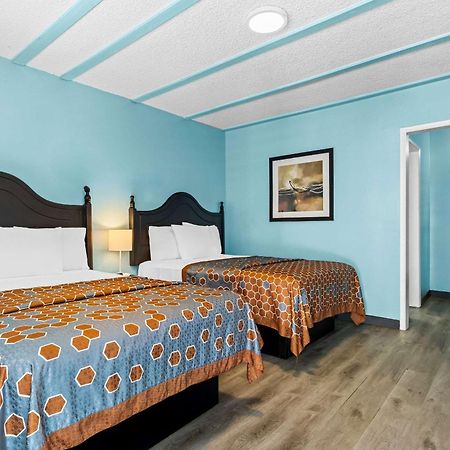 Rodeway Inn & Suites North Hollywood Burbank Airport - Universal Area Los Angeles Exterior foto